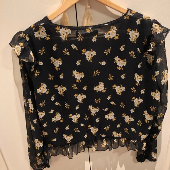 Zara Floral Blouse with Shoulder Detail - Picture 6 of 6